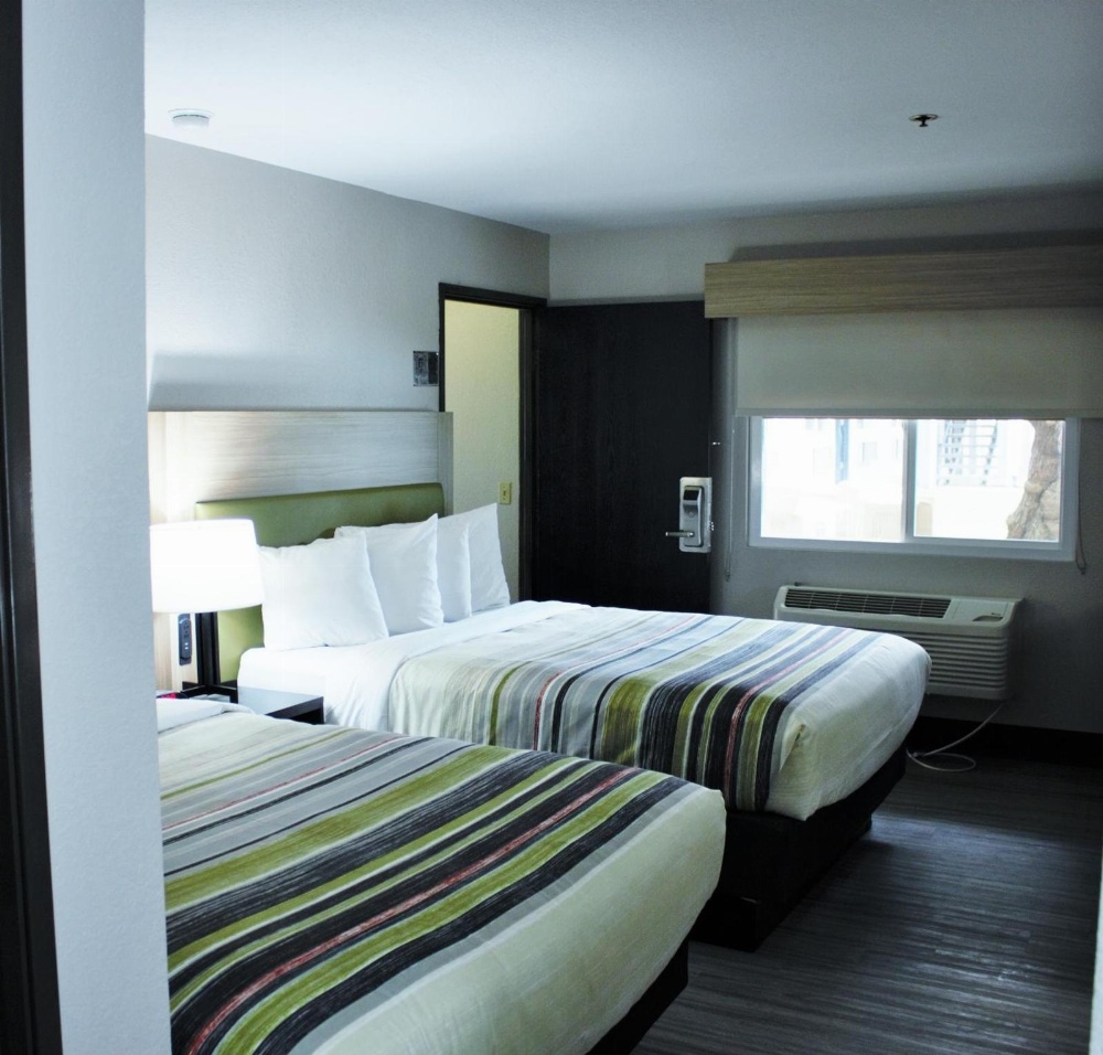 Country Inn & Suites by Radisson, Monterey Beachfront-Marina, CA